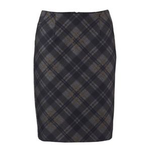 NWOT Cabi Step Out Skirt